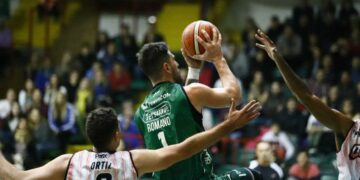 Atenas ganó y se adelantó en la serie ante Quilmes