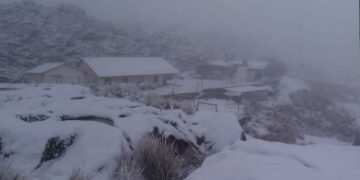 El frío polar cubrió de nieve las Altas Cumbres