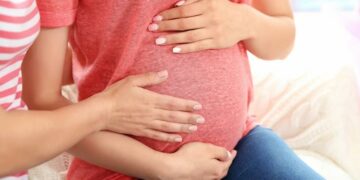 La cuñada de una mujer que tuvo cáncer gestará a su futuro hijo