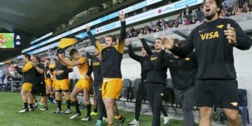 Jaguares manda en su conferencia