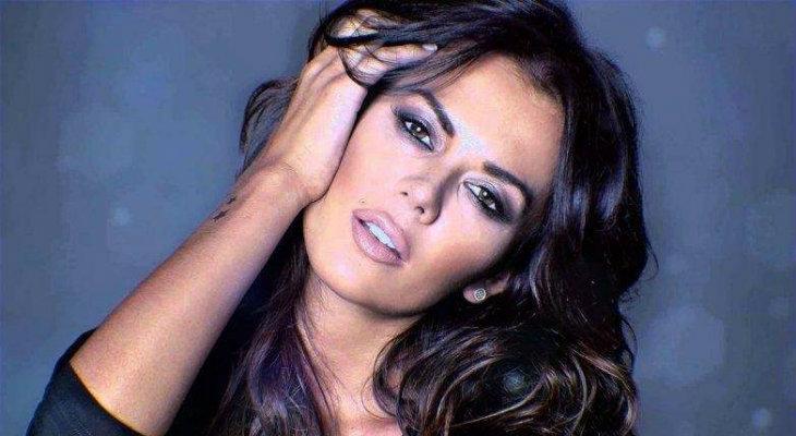 Karina Jelinek rifa una salida con ella en su tienda online Karina Jelinek rifa una salida con ella en su tienda online