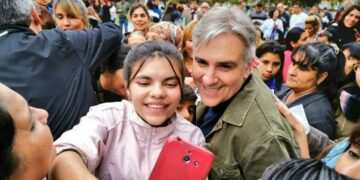 Llaryora recorrió distintos barrios de nuestra ciudad