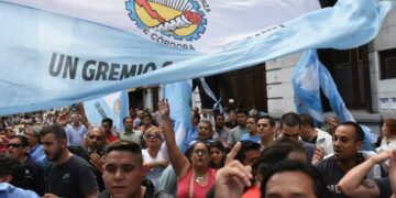 De cara a las elecciones, Trabajo intima a Luz y Fuerza a que levante el paro