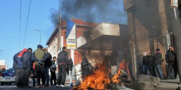 Choferes realizan una toma pacífica de la UTA