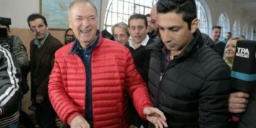 Cartón lleno para la estrategia del Gobernador