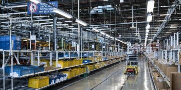 La producción industrial cayó en marzo