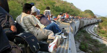 EE.UU. impondrá aranceles a México por la inmigración