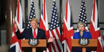 Trump avaló el Brexit duro