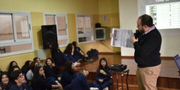 Ofrecen talleres sobre el voto a colegios secundarios