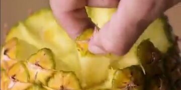 El video viral que muestra cómo pelar alimentos con ingenio