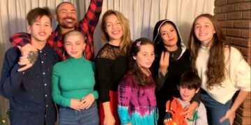 La familia de la Mona Jiménez explicó el cambio en su manera de hablar