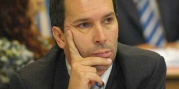 Aún hay carteles de partidos políticos sin retirar tras las elecciones