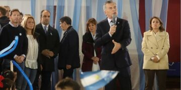En clave electoral, Macri eludió el Monumento a la Bandera