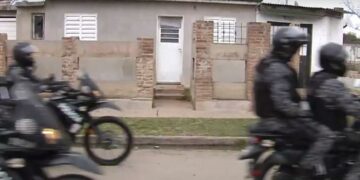 Detuvieron y apartaron de sus funciones al policía acusado de violación