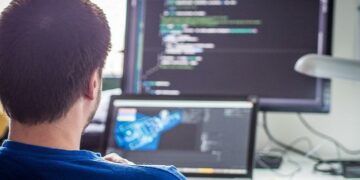 Lanzan un programa de becas de formación para empleos digitales