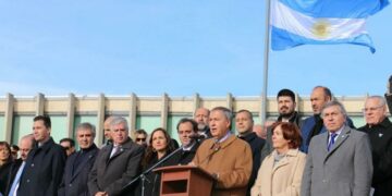 Schiaretti participó del acto por el Día de la Bandera