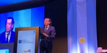 Sica: “Se necesitan siete u ocho años para derrotar la inflación”