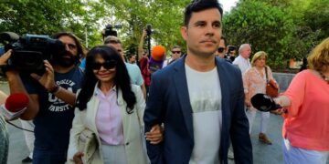 La justicia reconoce a un español de 43 años como hijo de Julio Iglesias