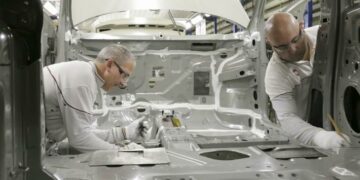 La actividad industrial retrocedió 7% en mayo