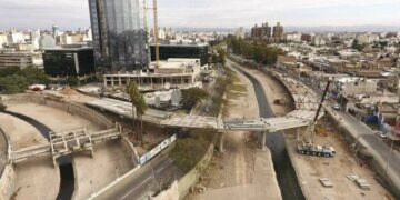 Destacan el avance en las obras de los puentes sobre el río Suquía