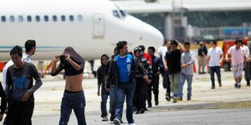 México se endurece y redobla las deportaciones de migrantes