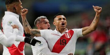 Perú ganó el clásico del Pacífico y definirá la Copa ante Brasil