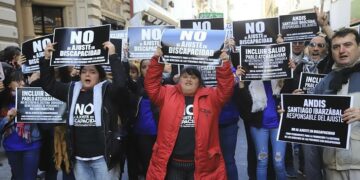 Denuncian ajuste en Discapacidad