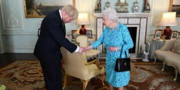 Johnson suspendió al Parlamento