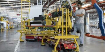 La industria y la construcción volvieron a caer durante junio