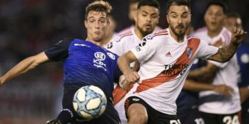 Komar, entre algodones