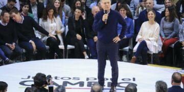 Euforia y gritos en el cierre de campaña de Macri en Ferro