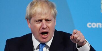 Johnson presiona a la UE con un Brexit duro
