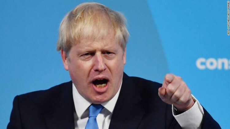 Johnson presiona a la UE con un Brexit duro