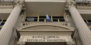 Autorizan a bancos a precancelar plazos fijos con fondos comunes