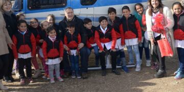 Una escuela rural que fabricó un robot se conectará a internet