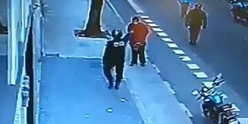 Bullrich defendió al policía que pateó a un hombre