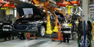 Las automotrices sólo usan el 34% de su capacidad