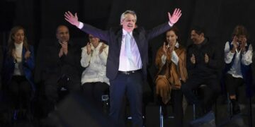 Alberto Fernández cerró su campaña electoral en Rosario