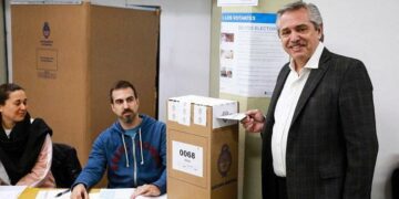 Fernández: “Es un día muy importante, los argentinos deciden el futuro”