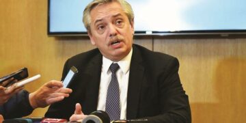 Fernández valoró como «razonable» el dólar a $60