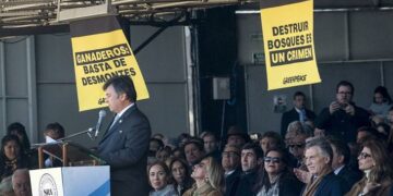 El Ministerio de Seguridad demandó penalmente a Greenpeace por los carteles en la Rural