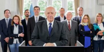 Lavagna llamó a suspender la  campaña electoral