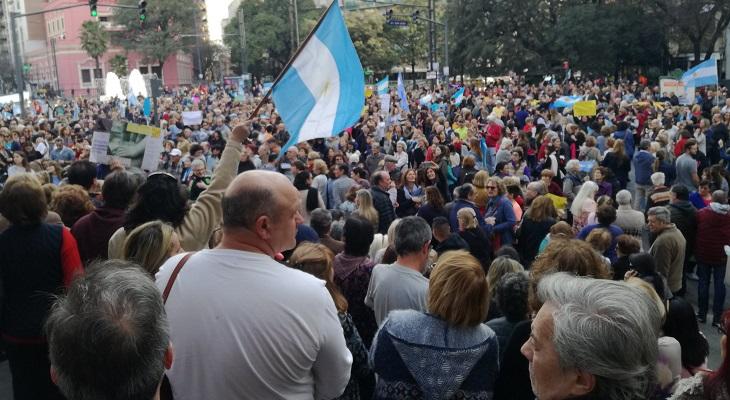Masivas marchas en apoyo a Macri en distintos puntos del país
