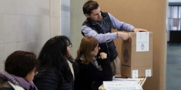 Los argentinos van a las urnas por las Paso