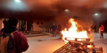 La muerte de dos docentes recrudeció las protestas en Chubut