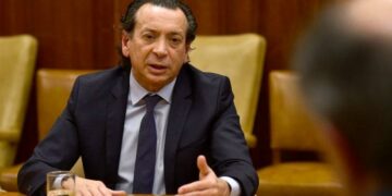 Sica deja en manos de la UIA  y la CGT la resolución del bono