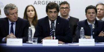Lacunza hizo una autocrítica y pidió “consensos económicos”