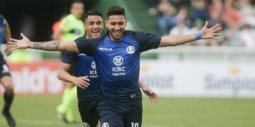 Talleres venció a Banfield y quedó como líder del torneo