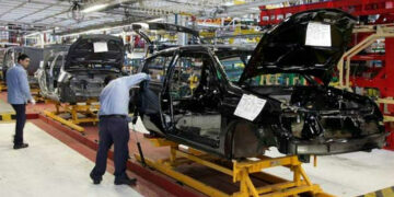 Renault eludió un compromiso y despidió a 37 trabajadores