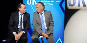 La UIA pide superar la grieta y acordar un modelo de país